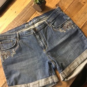 eddie bauer boyfriend shorts